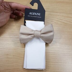 ALFANI Mens Bow Tie Champagne Beige Jacquard Knit & White Satin Pocket Square